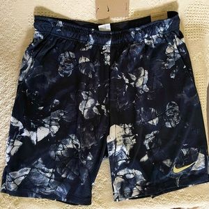 NEW Nike Dri-Fit Shorts M